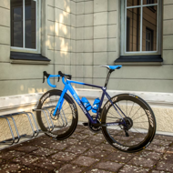 Stojan na 3 bicykle BIKE, 84x32x27cm, strieborná